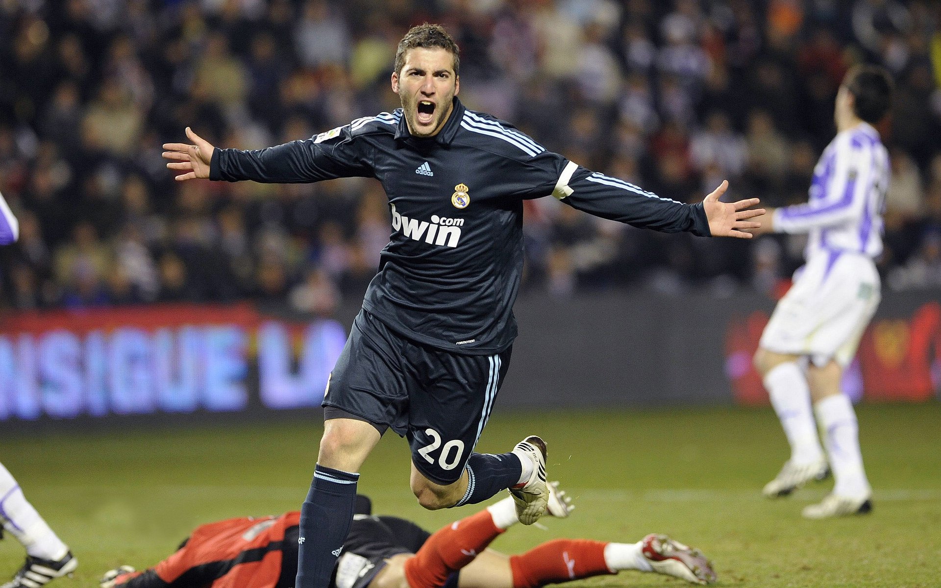 九游登录平台-逆转之夜，阿拉巴关键进球定乾坤，贝蒂斯力克皇家社会